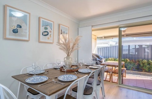Shellharbour House | Seaside Retreat - Escape on Addison