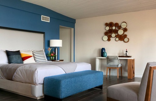 San Diego Hotel | Seaside Sanctuary with Outdoor Pool and Tennis Court, Pets are Welcome!