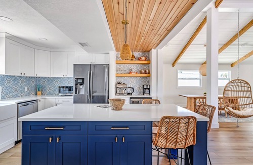 Bayshore Gardens House | Seaside Serenity: A luxurious and modern HEATED Pool Home