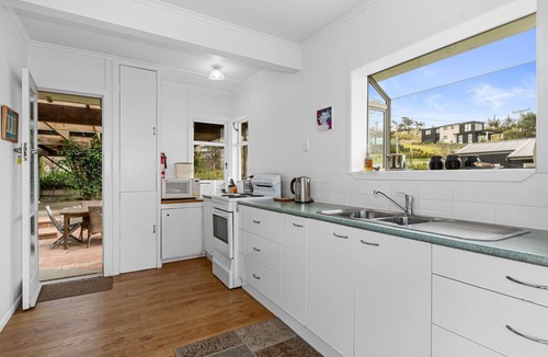 Langs Beach House | Seaside Serenity - Well-appointed and comfortable home with stunning views over Bream Bay