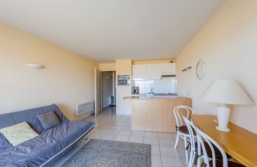 Port District Apartment | Seaside studio for 2 in Châtelaillon-Plage with parking