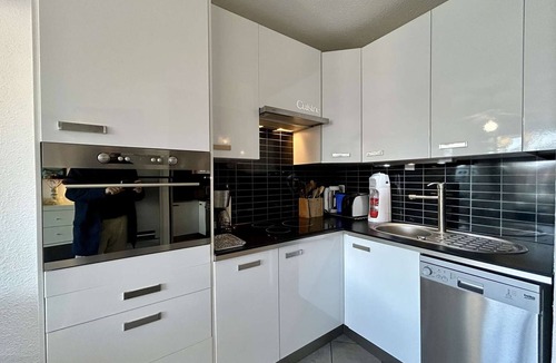 Cap d'Agde Apartment | Seaside Studio w/Pool, Private Parking, & Canal Views - 450m from Beach!