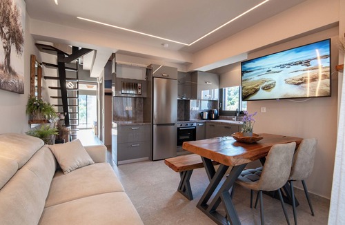 Episkopos Apartment | Seaside Suite 4 -Modern & Comfort