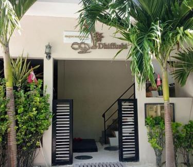 Dhiffushi Hotel | Seaside Villa