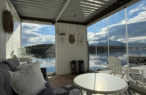 Laukeng Villa | Seaside Villa