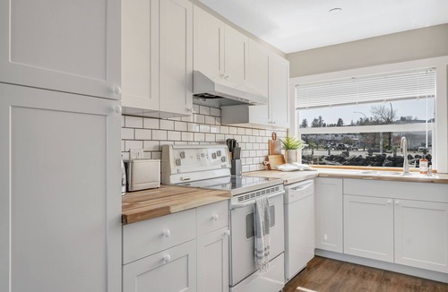 Campbell River Condo | Seasky: Serene Float Living