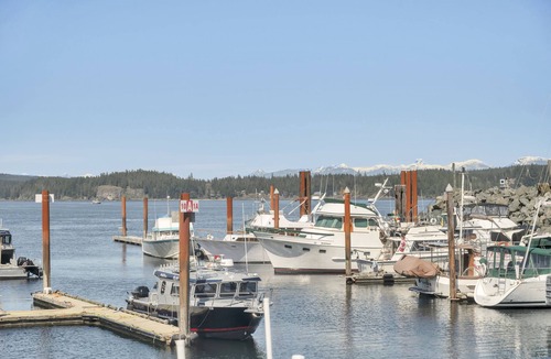 Campbell River Condo | Seasky: Serene Float Living