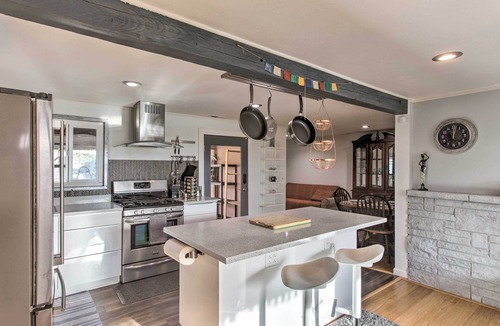 Mountlake Terrace House | Seattle Area Getaway ~ 5 Mi to Puget Sound!