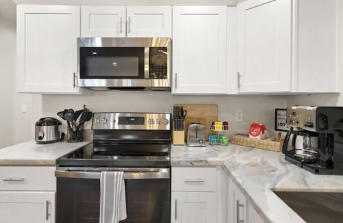 Seattle Metro Area House | Seattle Getaway – Private 2BR, 1BA near Airport