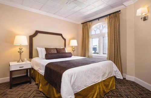 Downtown Seattle Resort | Seattle | Hotel Style City Stay | Gym + Walkable