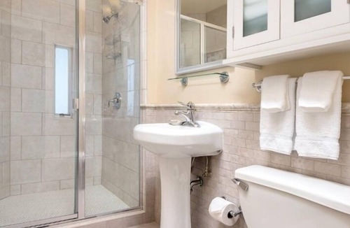 Downtown Seattle Resort | Seattle | Hotel Style City Stay | Gym + Walkable