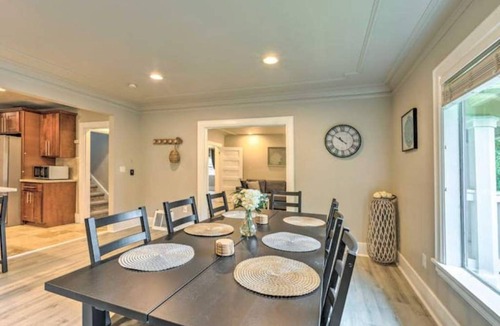Victory Heights House | Seattle Oasis with a modern touch - Free parking
