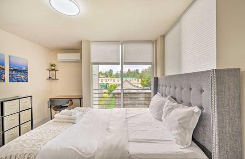 Licton Springs House | Seattle Townhome Rooftop Deck Less Than 7 Mi to Dtwn