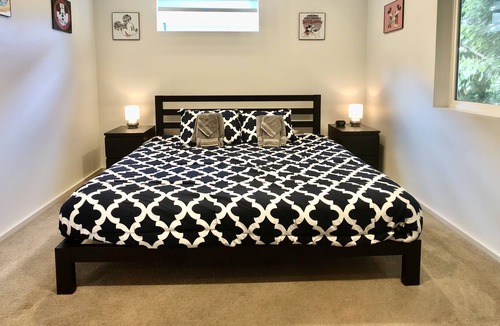 Wallingford House | Seattle Vacation Home: 3 master bedrooms in Wallingford with amazing roof deck!