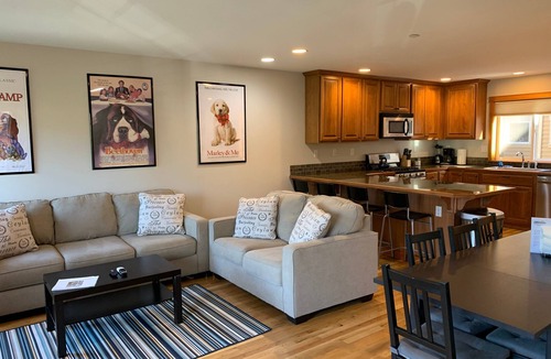Old Ballard House | Seattle Vacation Home: Ballard Townhome - Impeccably finished 2 bedroom/2.5 bathrooms with parking