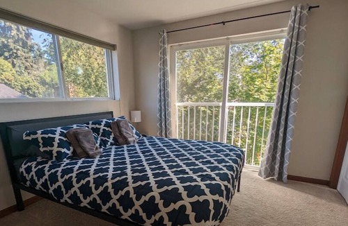 South Delridge House | Seattle Vacation Home: West Seattle 3 bedroom home in great location