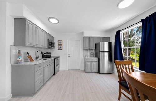 Naples Park Cottage | SeaTurtle Cottage unit 2