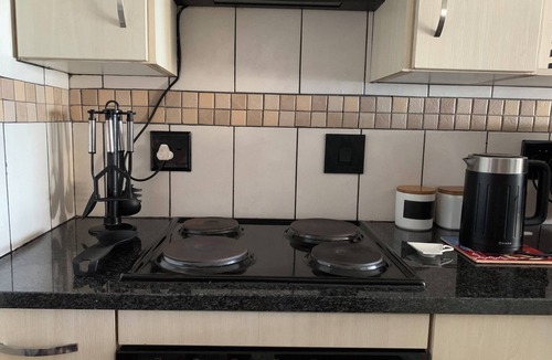 Doonside Condo | Seaview, 6 sleeper, secure complex with amenities, direct beach access and WiFi