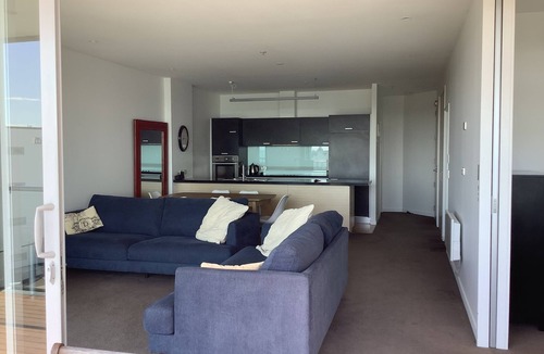 Ahuriri Apartment | Seaview Apartment-2B/@2B on Top story within the West Quay apartments