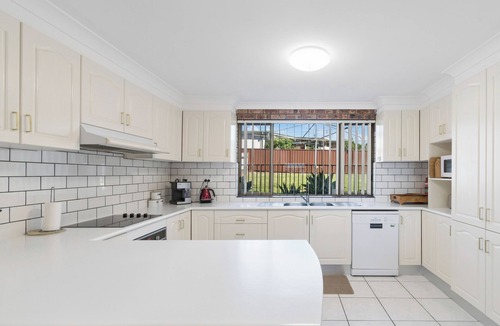 Barrack Heights House | Seaview Escape Beach Family Getaway with Games
