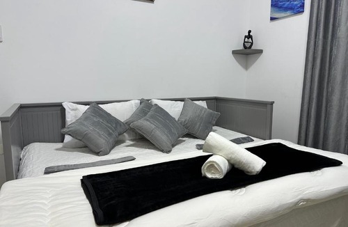 Al Khan Apartment | SeaView Getaway