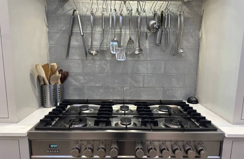 Seaview House | Seaview near Beach | 6BR 4.5 Bath | Modern Kitchen | Sleeps 12 | EV | Pets | AC