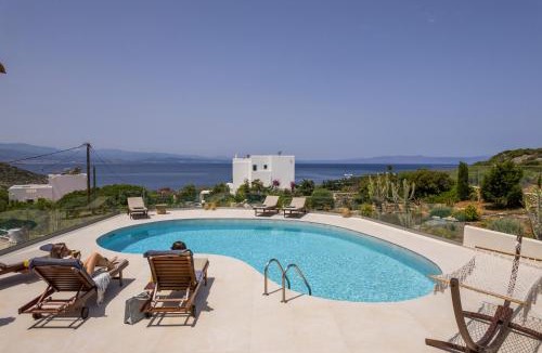 Stavros Villa | Seaview Villa Ormos, Heated Pool, Sea & Sun Villas