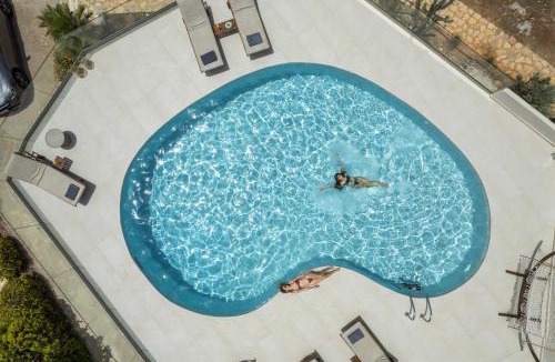 Stavros Villa | Seaview Villa Ormos, Heated Pool, Sea & Sun Villas