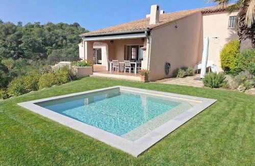 Le Dramont Villa | Seaview Villa with Heated Pool & Balneotherapy - 10' walk to beach -5 BR- Air Co