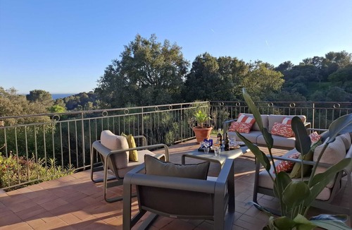 Le Dramont Villa | Seaview Villa with Heated Pool & Balneotherapy - 10' walk to beach -5 BR- Air Co