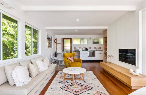 Noosa Heads Apartment | Seaviews Little Cove Beach Noosa 2BR 200m to beach