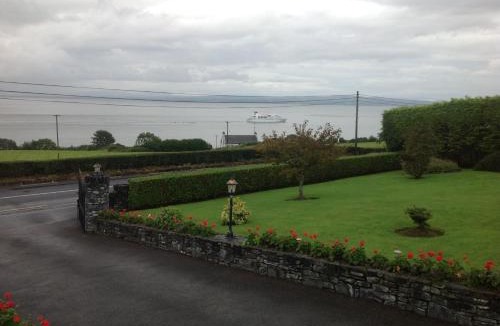 Moville Apartment | Seawater View Accomadation - Accommodation only