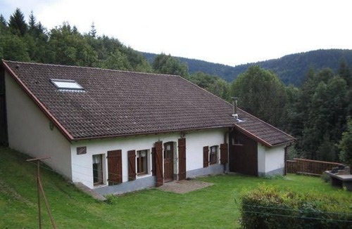 Miellin Cottage | Secluded Vosges house with fireplace, hiking, and private parking
