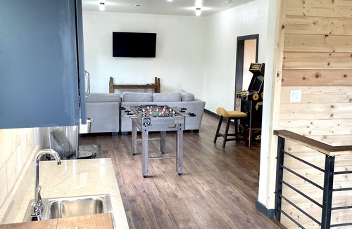 Harrison House | Secluded & Spacious Industrial Custom home bordering Buffalo National River Park
