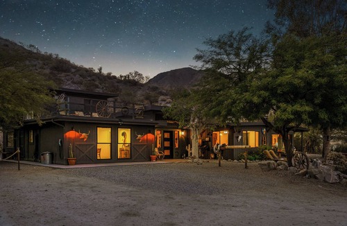 Morongo Valley House | Secluded 10 Acre Desert Ranch with Hot Tub, Plunge Pool, EV Charger & BBQ
