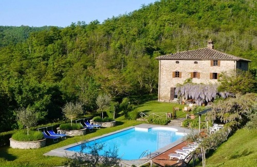 Monte Santa Maria Tiberina Villa | Secluded 17th century villa in 40 acres with pool, tennis court, truffle woods