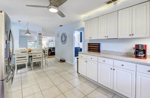 Crestview Cottage | Secluded 2-home Getaway on < 13 Forest Acres!