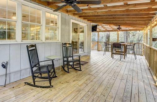 Crestview Cottage | Secluded 2-home Getaway on < 13 Forest Acres!