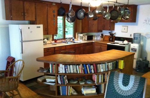Kents Hill Cabin | Secluded 3-Bedroom Cabin on Echo Lake