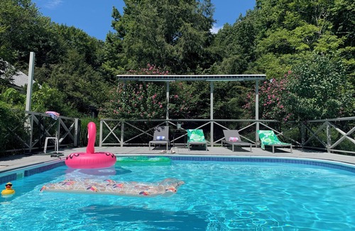 Mahopac House | Secluded 4 bedroom home with pool and hot tub on 9 acres
