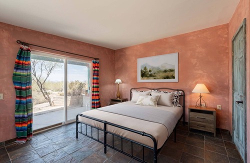 Three Points House | Secluded 4BR/3BA Desert Retreat - Scenic Mountain Views & Private Outdoor Space