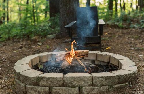 Cherry Log House | Secluded 4WD Getaway with Mountain Views and Hot Tub