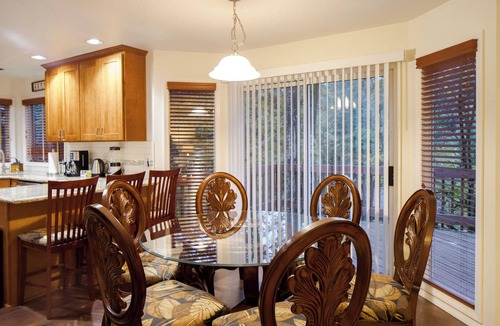 West Portland Park House | Secluded 7 Bedroom Home for Corporate Groups and Family Reunions -KING BED
