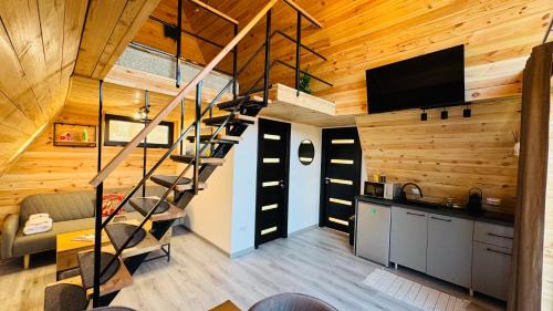 Valea Mare-Pravat House | Secluded A-Frame Cabin with Private Hot Tub & Views - IezerVenture