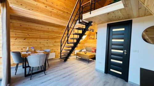 Valea Mare-Pravat House | Secluded A-Frame Cabin with Private Hot Tub & Views - IezerVenture