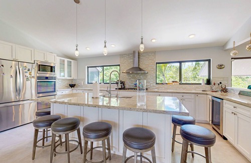 Key Largo House | Secluded and spacious family friendly sanctuary with enclosed pool and hot tub