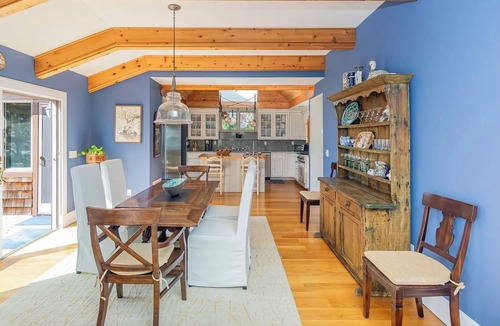 Grahams Island State Park House | Secluded Bayfront Retreat — Cozy Southampton Escape