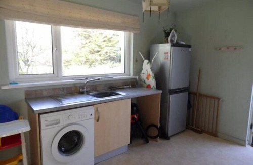 St Brides House | Secluded beachside 4 bed house, family & dog friendly, stunning creek views