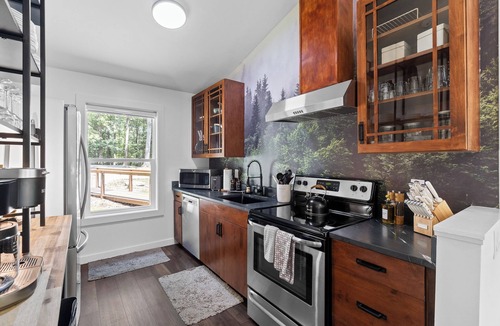 Sewanee Cabin | Secluded Cabin Getaway: Hot Tub, Sauna, Sleeps 6