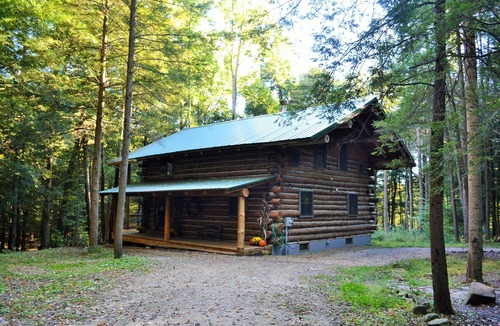 Centerville Cabin | Secluded Cabin in the Woods of Pennsylvania